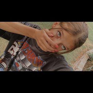 Meet your Posher, Ella